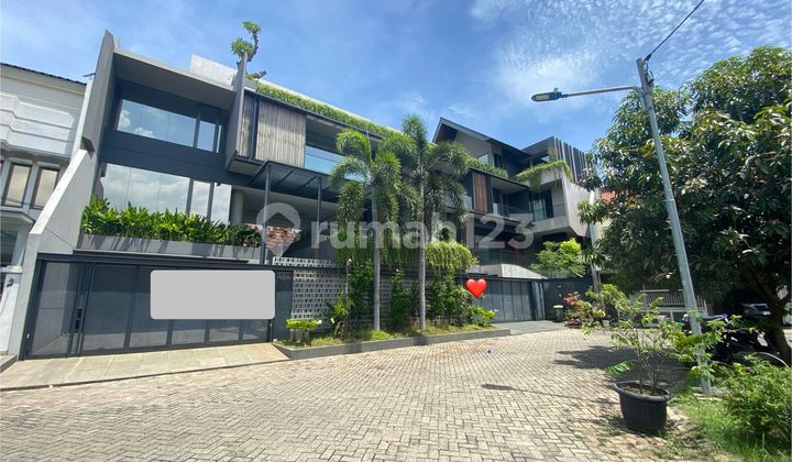 Beautiful Tropical Style House in Daan Mogot Baru Complex Beautiful Tropical Style House in Daan Mogot Baru Complex