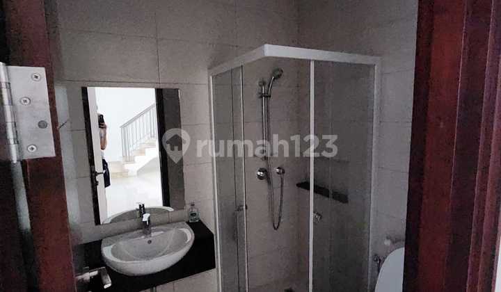 Sewah Rumah Golf Island Pik 2 Sewah Rumah Golf Island Pik 2