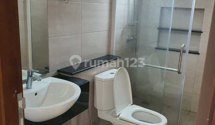 Jual Rumah Golf Island