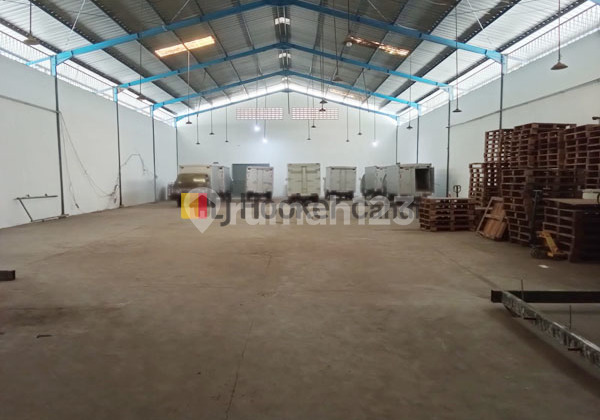 Gudang di Kawasan Industri Gatot Subroto Semarang 1
