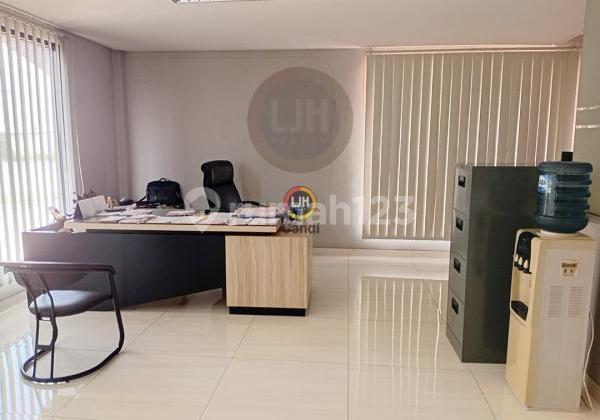 Warehouse for Sale/Rent on Kaligawe Raya, Semarang. Rental Price IDR 1.1M/Year 1