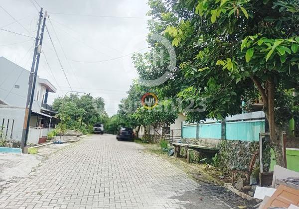 House in Taman Karonsih South Semarang 2