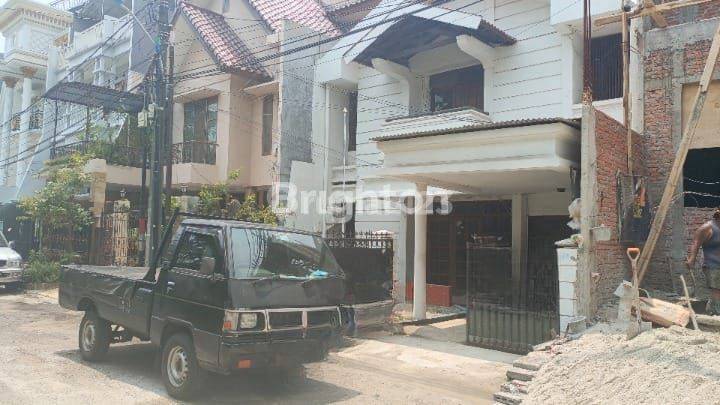 RUMAH SEDERHANA BELAKANG MALL KELAPA GADING BISA JALAN KAKI KE MALL 1