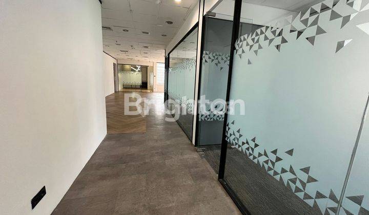 OFFICE SPACE MENARA SUDIRMAN LANTAI 8 LUAS 300 m² 2