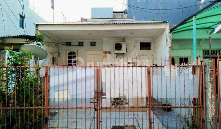 SHM Nice House Needs Renovation Kelapa Gading