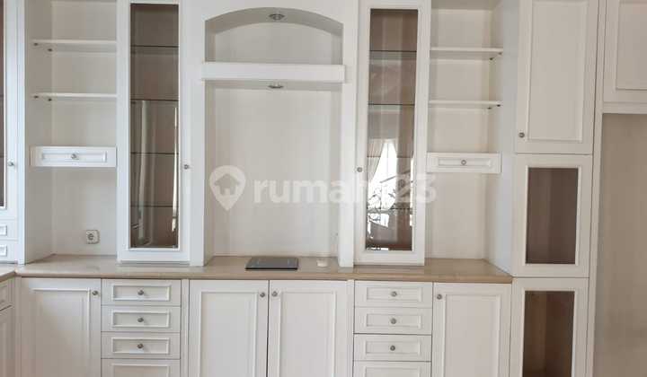 Ready-to-Occupy House in Bukit Gading Mediterania, 300 Square Meters, Quick Lease 2