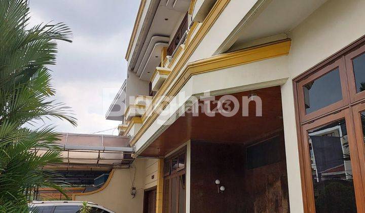 RUMAH PINGGIR JALAN KELAPA GADING TIMUR LUAS 200 300 METER 1