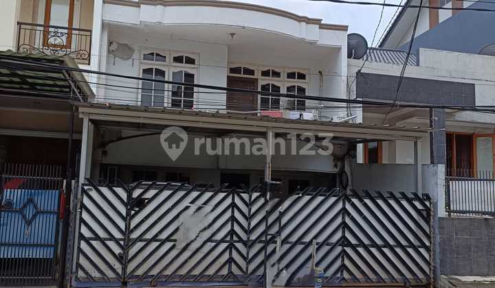 SHM 2-Story Ready-to-Live House in Kelapa Hibrida, 5 Minutes to Kelapa Gading Mall, Negotiable