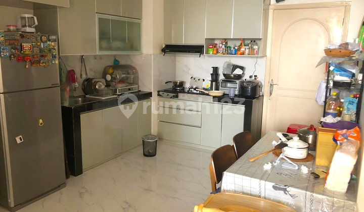 Apartemen Paladian Park 2 Kamar Tidur Furnished Dekor Bagus Termurah!! Jual Cepat !!