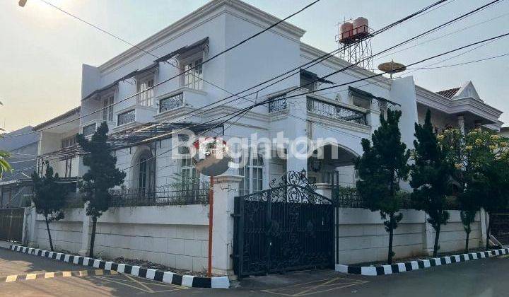 RUMAH SIAP HUNI DEKAT MALL KELAPA GADING BOULEVARD MKG PERUMAHAN STRATEGIS HOOK 1