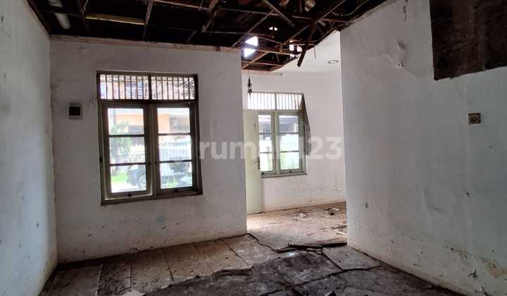 Old House Needs Complete Renovation in Kayu Mas South, Land Area 240, Two-Car Road Width 2