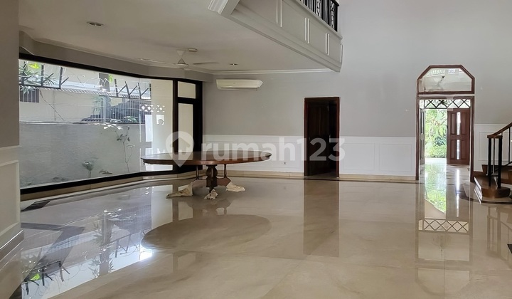 Rumah Kemang Lokasi Bagus Ideal Untuk Ekspat Atau Profesional 2