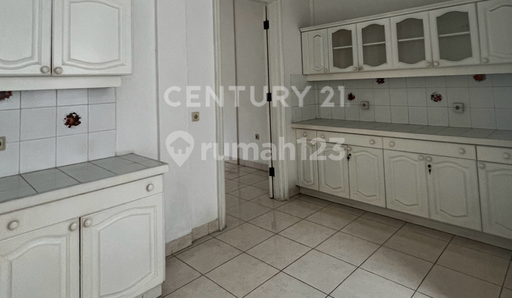 Comfortable 2-Story House in Exclusive Kemang Neighborhood 2