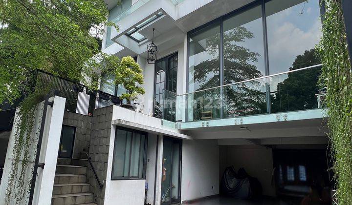 Rumah Modern Glass Di Hook Dalam Komplek Siap Huni