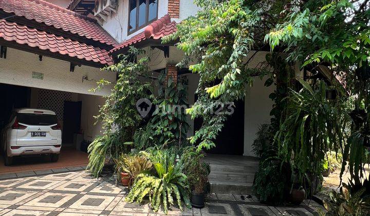 Fast Sale - Nice Home with Private Garden and Pool in Jagakarsa 2