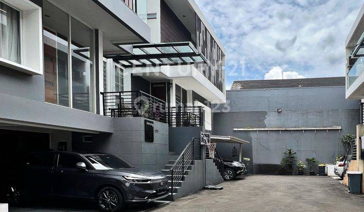 Rumah Nyaman 3 Lantai Dalam Townhouse Pejaten Siap Huni 1
