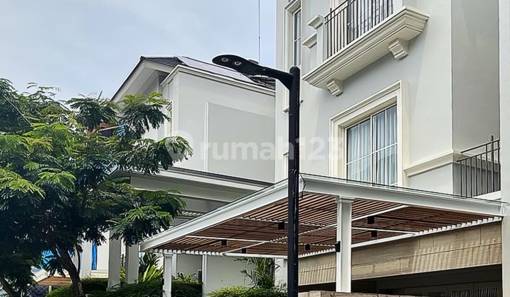 Rumah Modern Baru 3 Lantai di Cluster Eksklusif di Lebak Bulus Rumah Modern Baru 3 Lantai di Cluster Eksklusif di Lebak Bulus