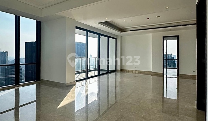 Luxury 3-Bedroom Semi-Furnished Unit at Regent Residence Ready for Handover 2