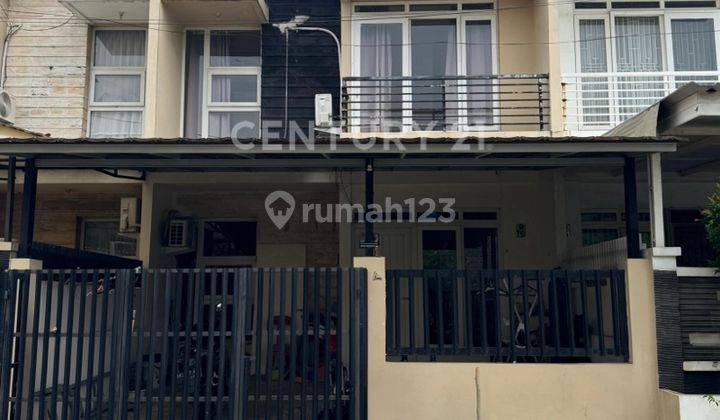 Rumah 2 Lantai Di Dalam Komplek Di Taman Surya 1