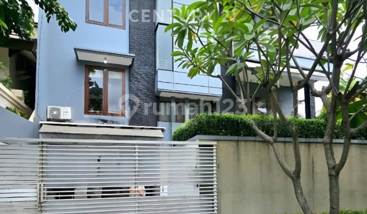 Nice 2-Story Hook House in Pondok Indah Ready to Occupy Nice 2-Story Hook House in Pondok Indah Ready to Occupy