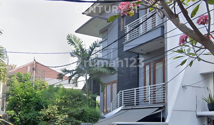 Nice 2-Story Hook House in Pondok Indah Ready to Occupy 2