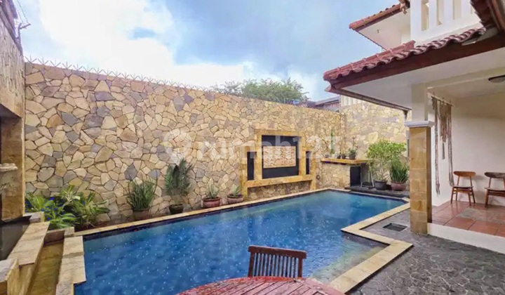 Rumah Tropical Classic 2 Lantai Di H Saidi Cipete Siap Huni