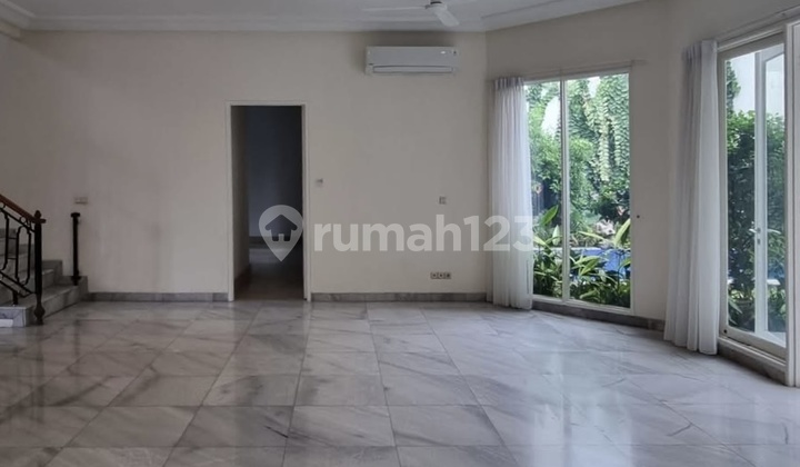 Ready-to-Occupy Townhouse in Cipete 2