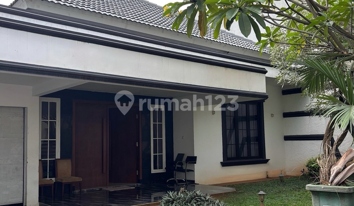 Spacious Comfortable House with Large Yard, Ready to Occupy in Gaharu Cilandak