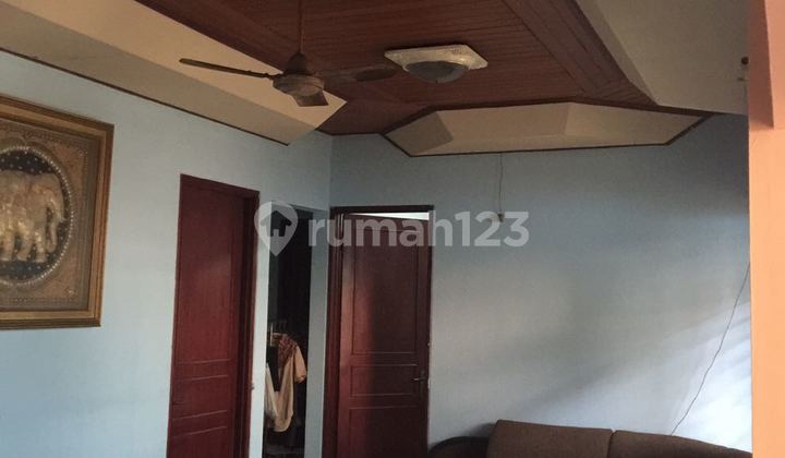 Rumah Ulujami besar luas di jakarta selatan.