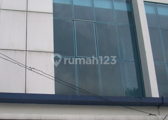 For Rent: Shop house on the side of Deplu Raya road in South Jakarta. 2
