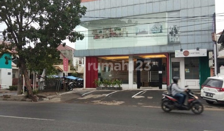 Ruko Bintaro 21/2Lt Lokasi Strategis. Jalan Ramai Cocok untuk Usaha di Bintaro Jaya Sektor 5