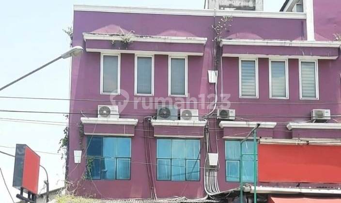 Ready-to-Use 3-Story Shop House in a Strategic Location on Jl Veteran, South Jakarta. 1