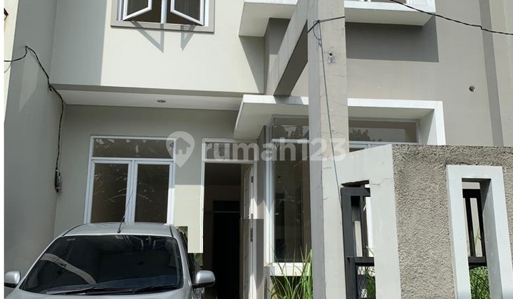 Rumah Minimalis di Bintaro Tangerang Selatan. 2