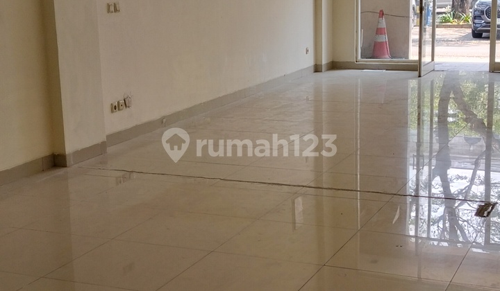 Jual Cepat Ruko Green Lake City Dalam Komplek Renov 4lt. Jual Cepat Ruko Green Lake City Dalam Komplek Renov 4lt.
