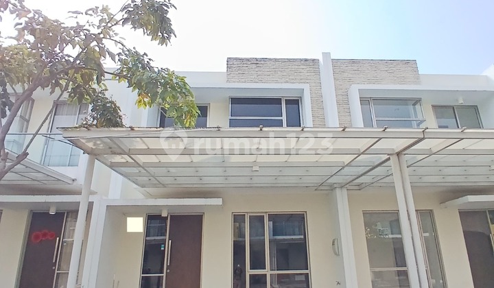 Quick Sale House Pik2. Size 6X12.5