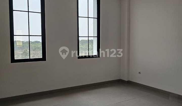 Sewa Ruko Pik2 .4,5x15 ,3lantai 2