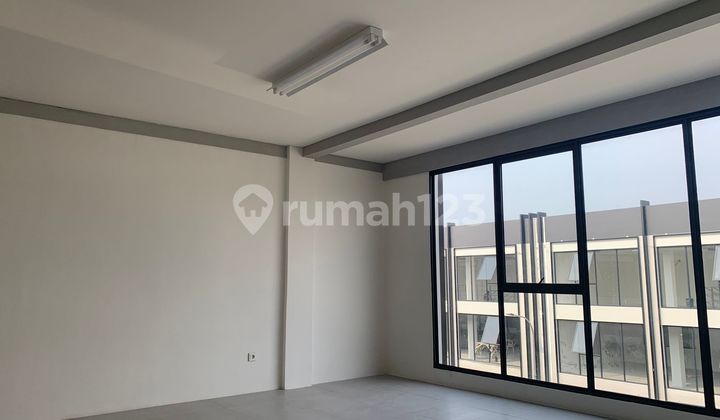 Duta Indah Starhub Warehouse for Rent. 9x31