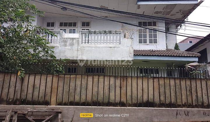 Rumah Tosiga Kemanggisan, hoek 2 lantai. bebas banjir. dekat mall Taman Anggrek 1