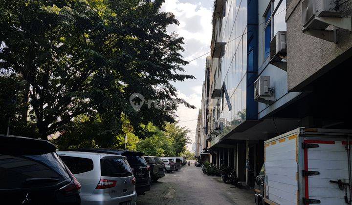 Ruko 4 lantai . komplek ruko Taman  Meruya. parkir luas. 8