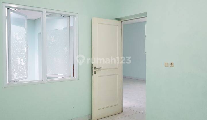 Rumah Taman Villa Meruya. 2 lantai. Tenang. Terang.  cluster. 5