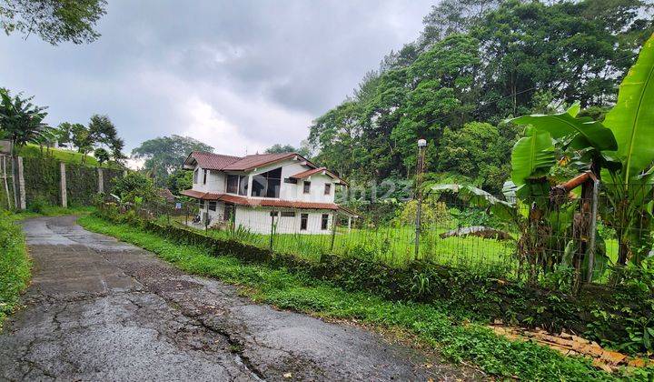 Villa Cisarua, Puncak. lt 2000 m2.taman luas ,mata air dan dkt sungai kecil 2