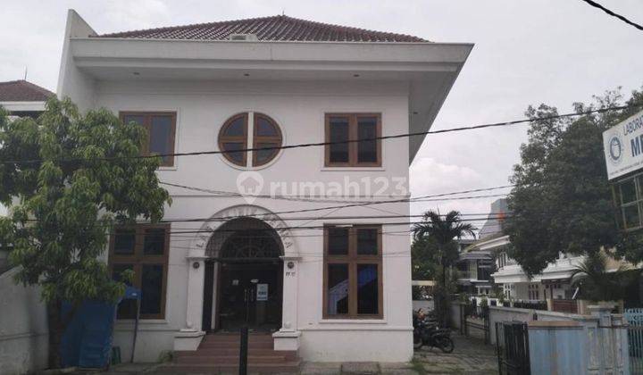 Jual Cepat, Rumah Di Jalan Besar. Lt 337 M2. Hoek,2 Lantai. Utk Klinik 1