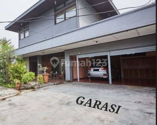 Rumah Bisa utk komersil. Lt 738 m2. strategis. pinggir Tol. 1