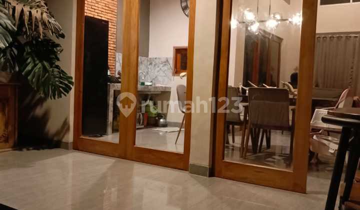 Dijual Rumah Modern Kontemporer Full Furnished 8430I 2