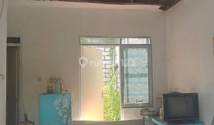 Dijual rumah bahan ...  Kondisi rumah perlu renovasi sedikit 2