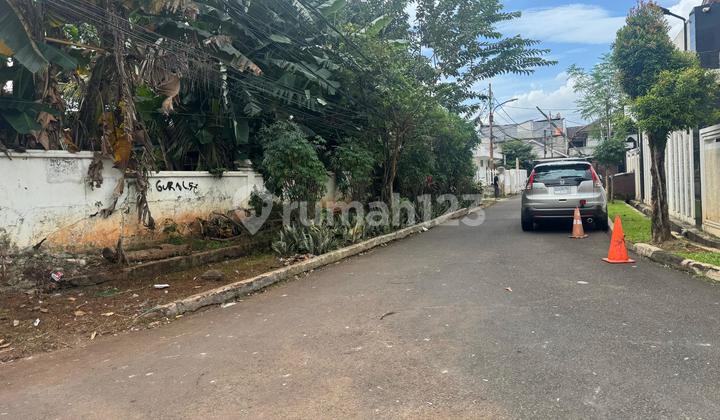 Tanah Hoek Dalam Komplek yang Asri di Duren Tiga Jakarta Selatan