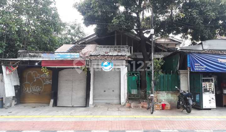 Rumah Akses Jalan 3 Mobil Lokasi Komersil Tebet Jakarta Selatan