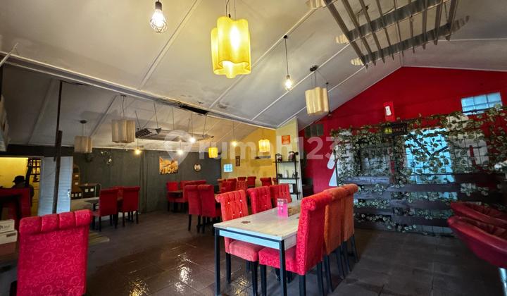 Building with 1400M2 Land in Raya Puncak Bogor