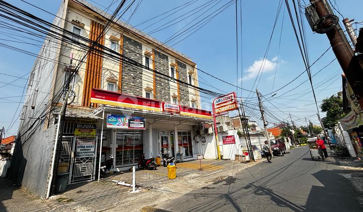 Shop House and 23 Boarding Rooms in Pedati Raya East Jakarta, Includes a Minimarket. 2