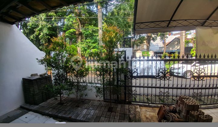 Rumah Lokasi Depan Taman di Tebet Utara Jakarta Selatan 2